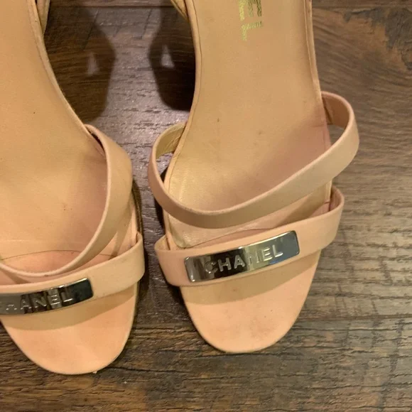 CHANEL lambskin logo sling back sandals - Picture 8 of 16